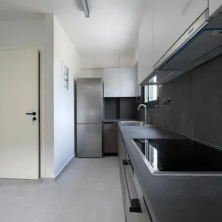 Gleaming Apartments Near Athens Metro Mall Exterior photo