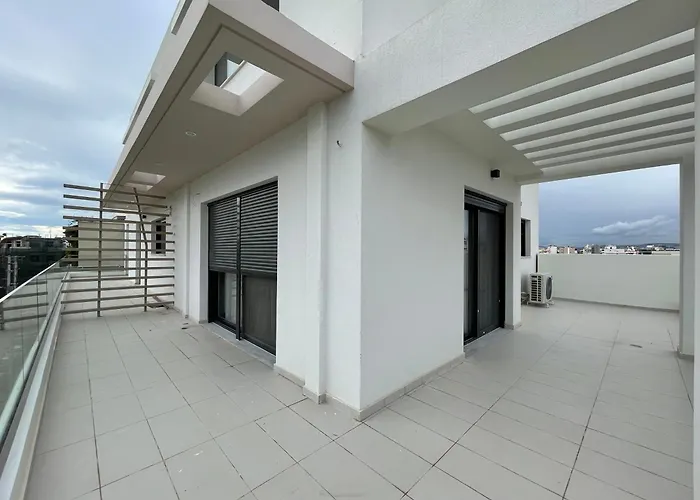 Gleaming Apartments Near Athens Metro Mall