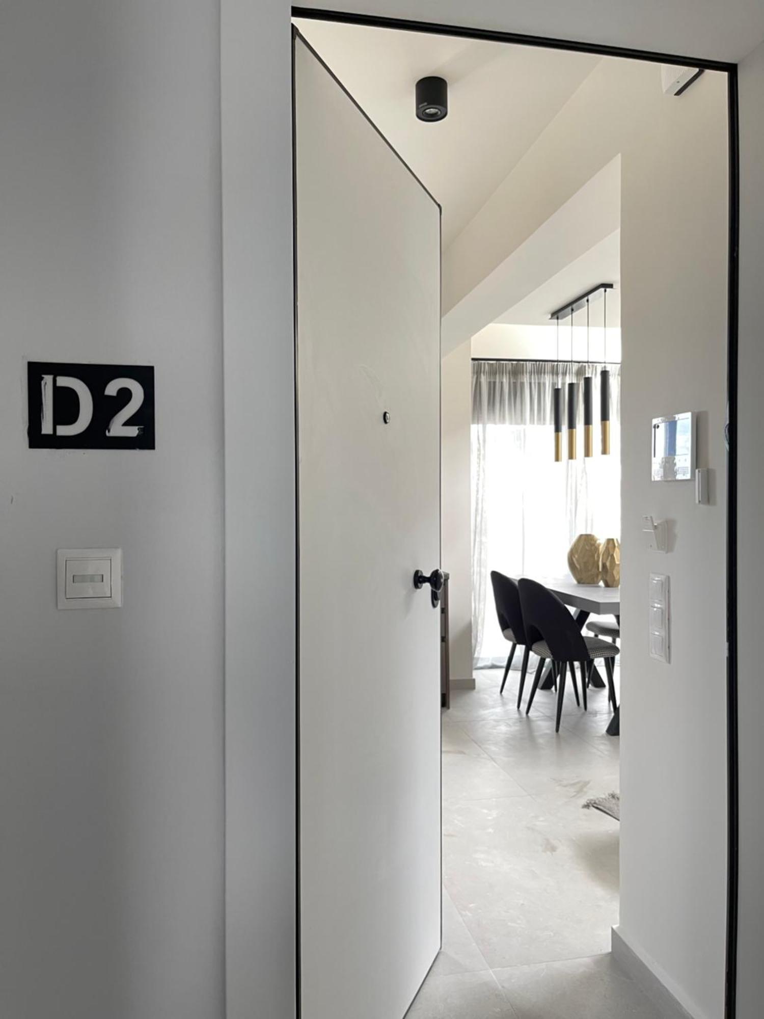 Apartment Gleaming Near Metro Mall