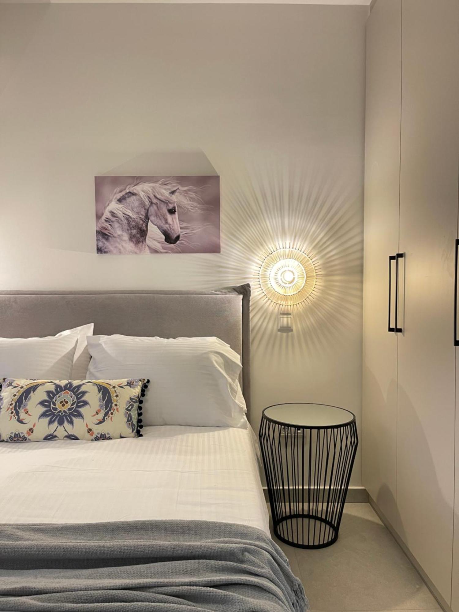 Apartment Gleaming Near Metro Mall *